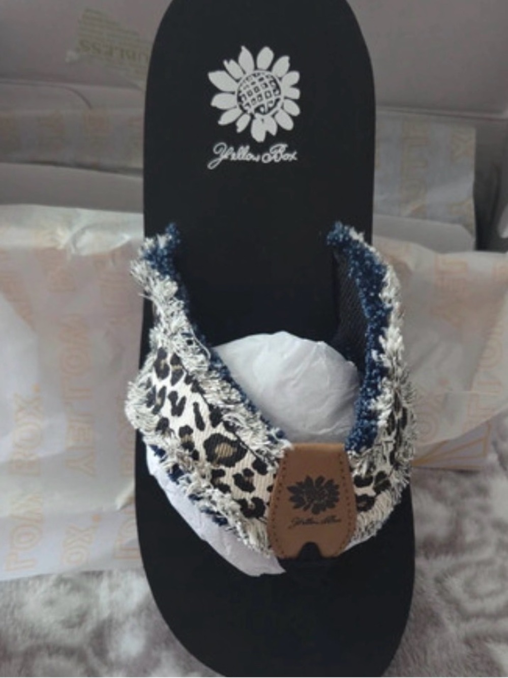 New! Yellow Box Fayth Sandal Black Flip Flops with Leopard-Print Frayed Size 8 - Picture 4 of 12